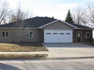 1001 W 4th St, Pella, IA 50219