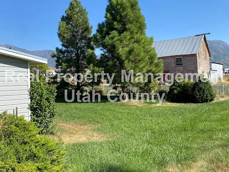 1285 W Utah Ave — Photo 38