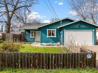310 W 2nd St, Phoenix, OR 97535