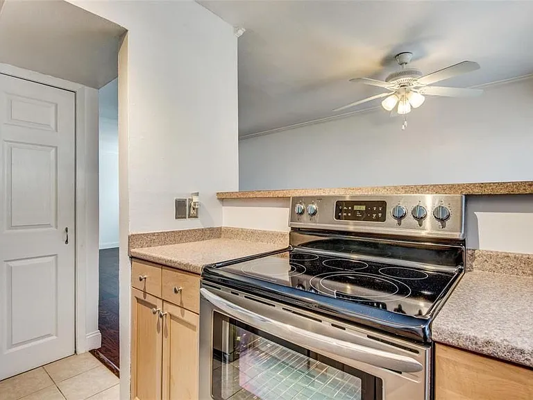 4011 Cole Ave #113 — Photo 7