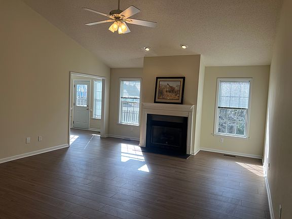 5th image of 103 Erica Dr