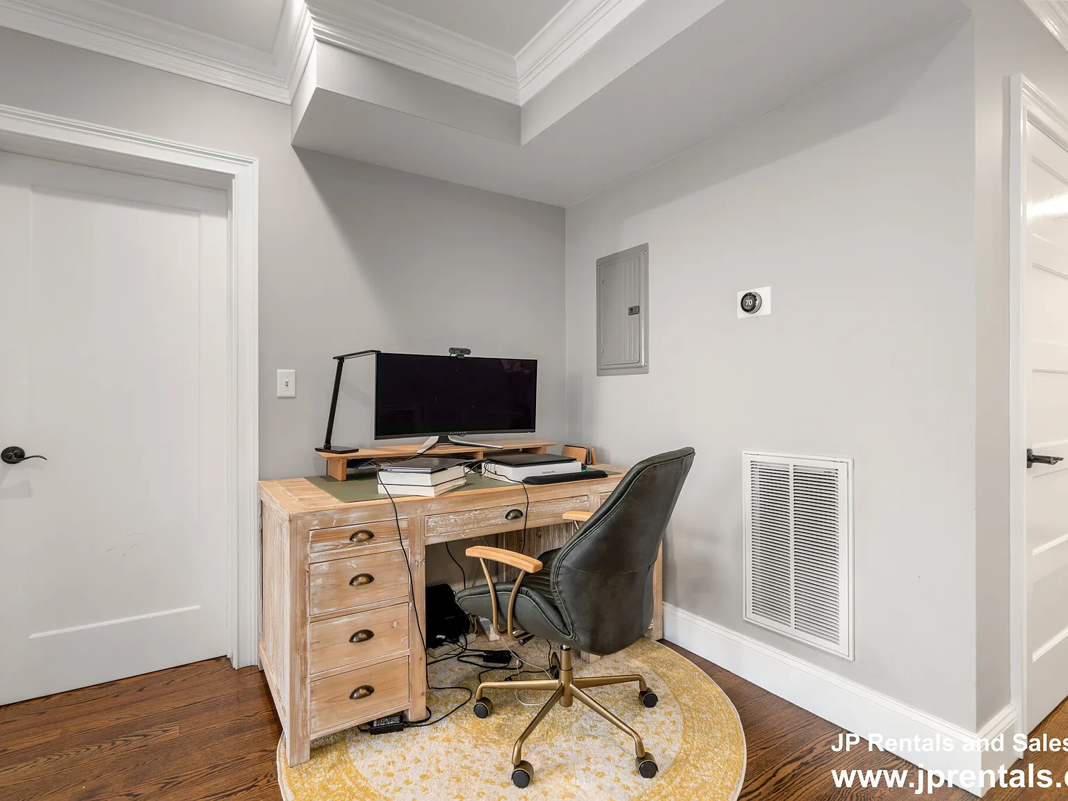 2 bed, 2.0 bath, 1086 sqft, $3,700 — Photo 4