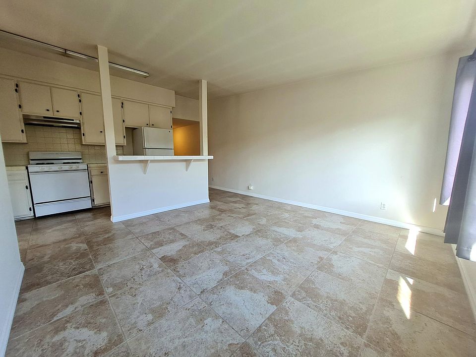 Kitchen & living area