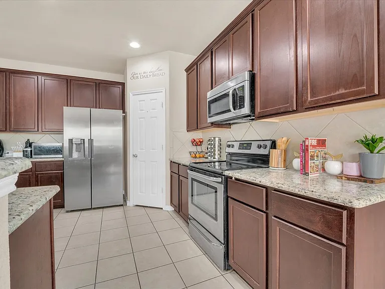 1820 Christopher Creek Dr — Photo 13