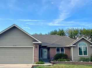 7436 SW Cannock Chase Rd, Topeka, KS 66614