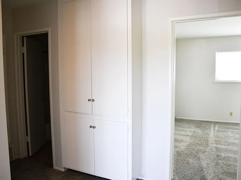 522 E Collins Ave — Photo 46