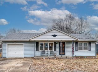 2601 Hillside Dr, Harrisonville, MO 64701