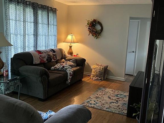 3rd image of 1113 Bradford St
