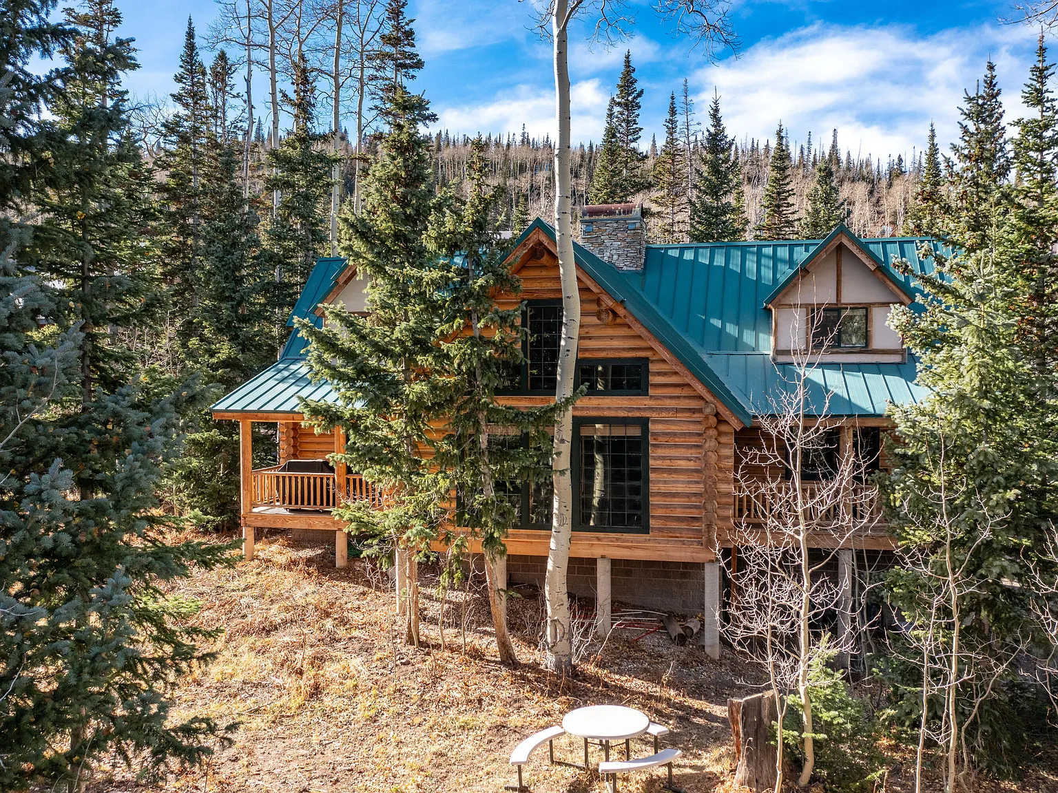 4 bed, 3.5 bath, 3440 sqft — Photo 3
