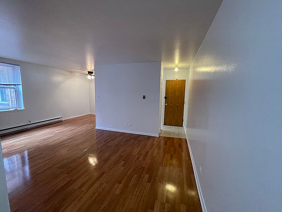 5th image of 5920 N Kenmore Ave #304
