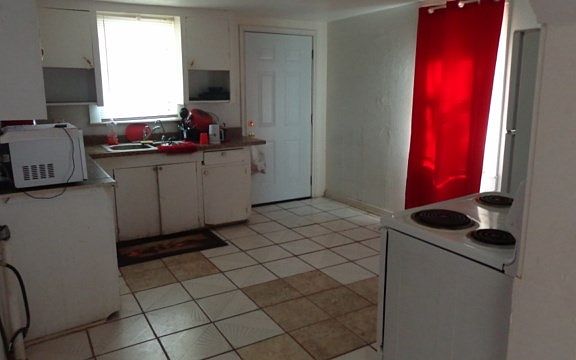 4th image of 407 E Lea St