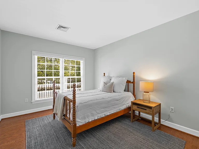 Guest bedroom