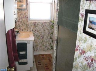 2 Cherry St, Willow Grove, PA 19090