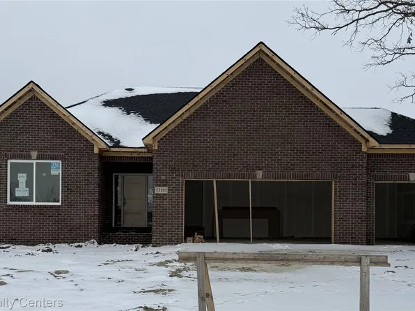 53195 Woodland Mdws, Chesterfield, MI 48047