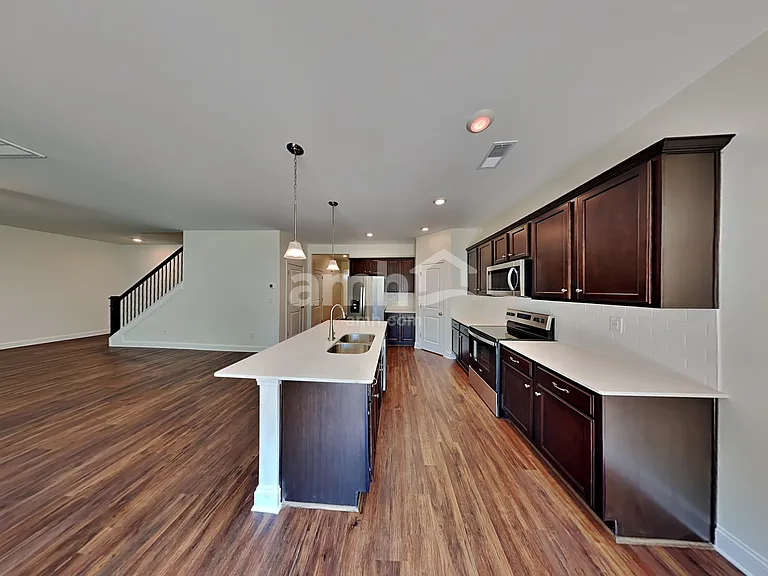 550 Rivermist Dr — Photo 3