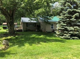 7027 Reed Rd, Conneaut, OH 44030