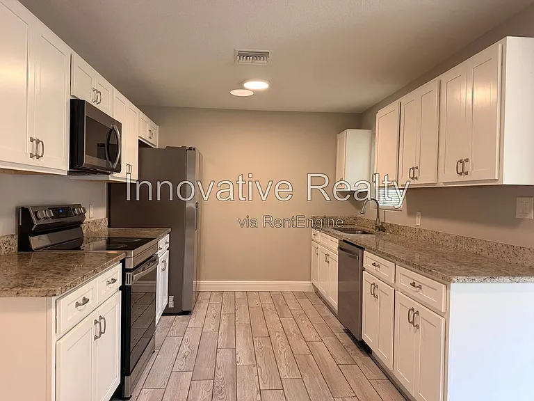 144 N Park Ave — Photo 7