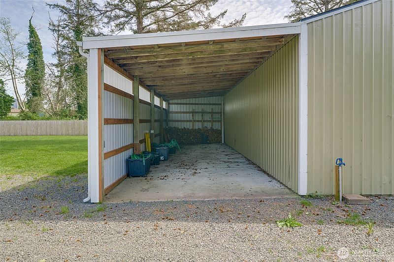5th image of 830 Bussone Ln