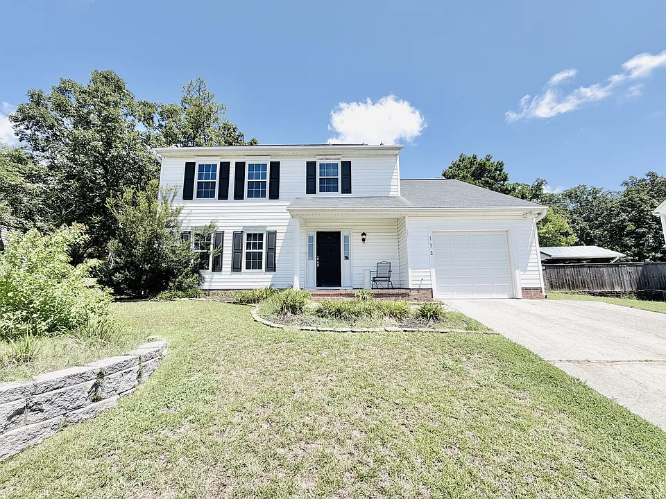 132 Misty Glen Cir