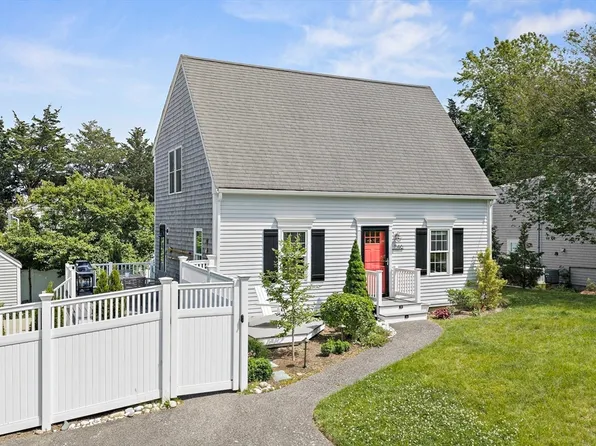 1146 Ferry St, Marshfield, MA 02050
