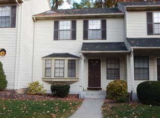 203 Timber Oaks Rd, Edison, NJ 08820