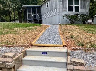 39 McCastle Ln, Hendersonville, NC 28792