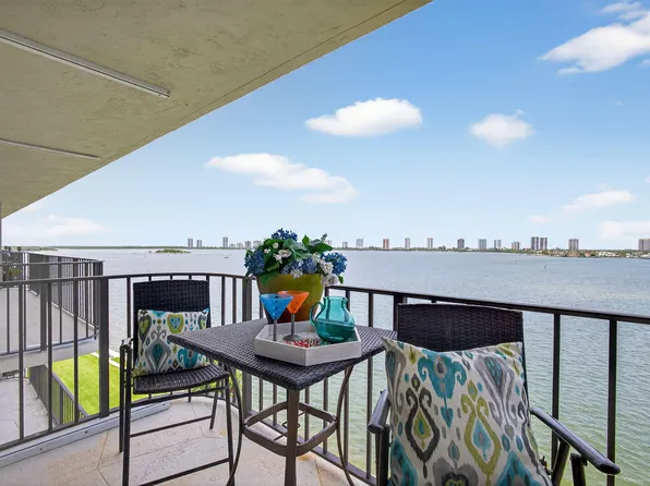 801 Lake Shore Drive #807, Lake Park, FL 33403