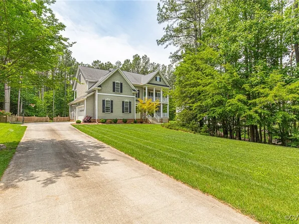 4928 Brandon Pines Dr, Providence Forge, VA 23140