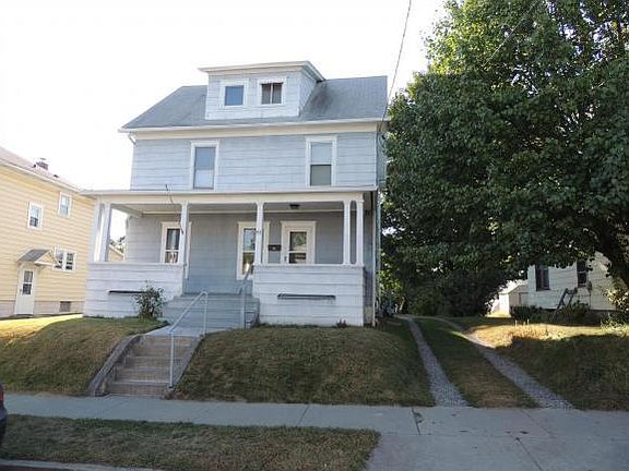 2nd image of 42 Helen St