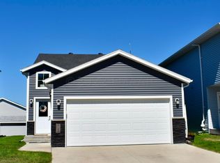 6195 63rd Ave S, Fargo, ND 58104