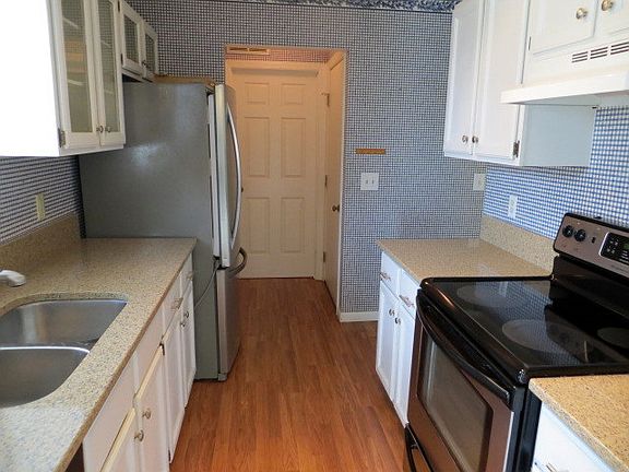 5th image of 1726 Stone Creek Ln
