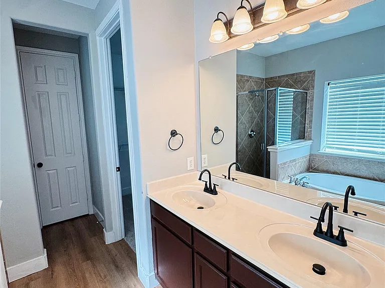 1008 Caudle Ln — Photo 12