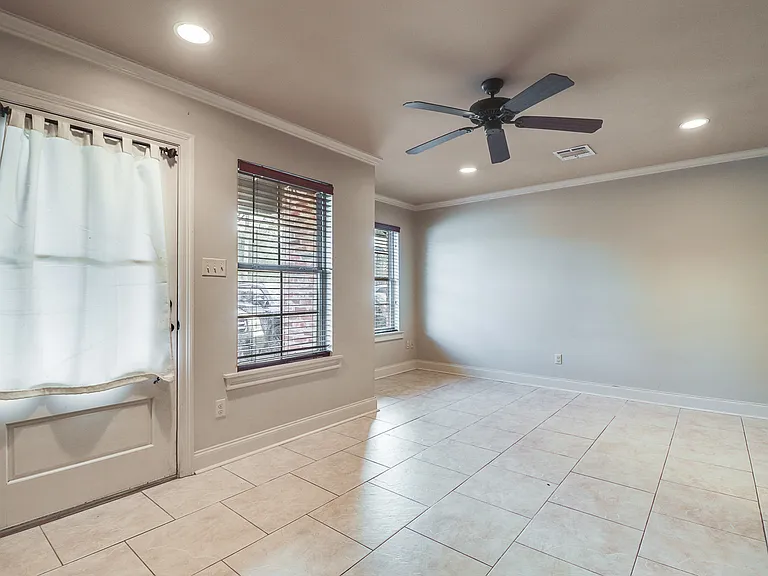 1607 W Saint Mary Blvd #1607 — Photo 3