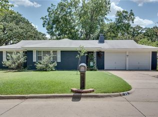 20 Coffee Tavern Rd, Bedford, TX 76022