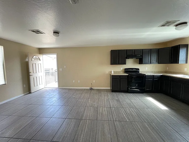 512 Center Way — Photo 16