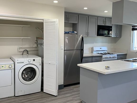4th image of 1881 W Jefferson Blvd #75c04a153