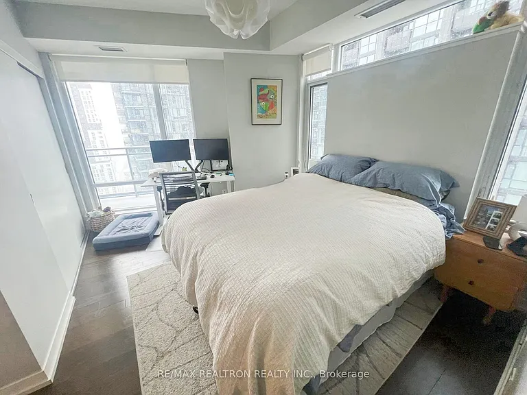 21 Widmer St #2906 — Photo 8
