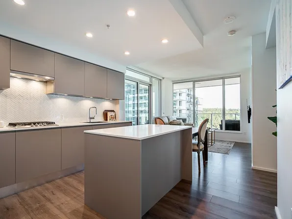 3833 Evergreen Pl #2401, Burnaby, BC V3J 0M2