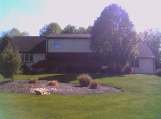 330 Foxcroft Dr, Ivyland, PA 18974