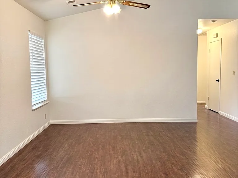 16920 Yvonne Dr — Photo 3