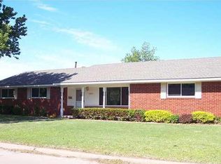 1800 Fedderson Dr, El Reno, OK 73036