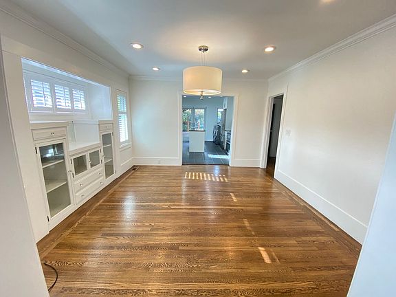 5th image of 3809 Ardley Ave