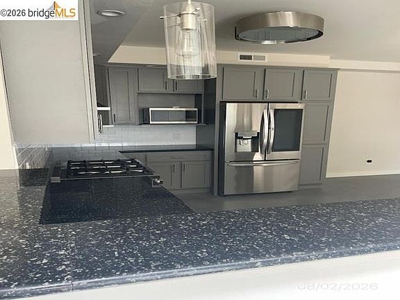 3rd image of 850 W Grand Ave APT 17