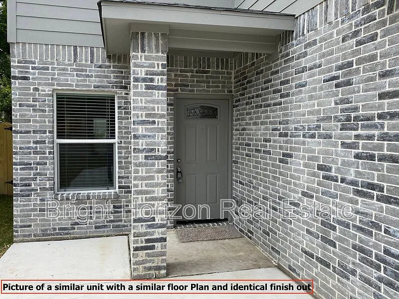 Building Photo - 3161 Francis Dr