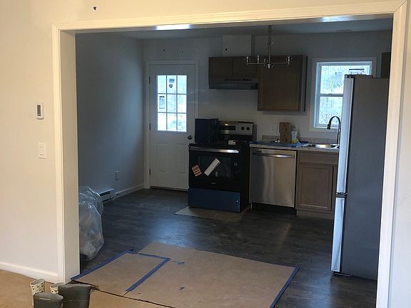 4th image of 42 Summer St #B