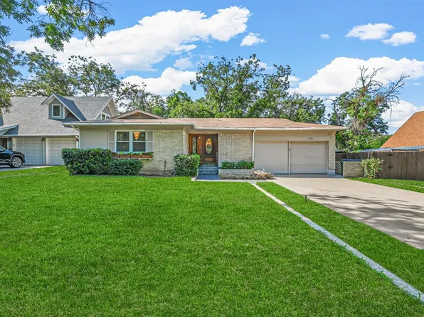 1730 Chip N Dale Dr, Arlington, TX 76012