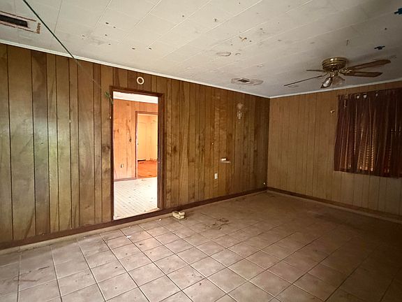 2nd image of 100 Southern Hills Dr