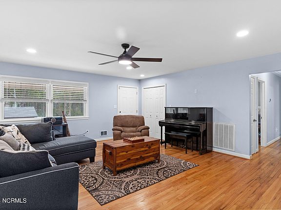 4th image of 789 Toney Drive