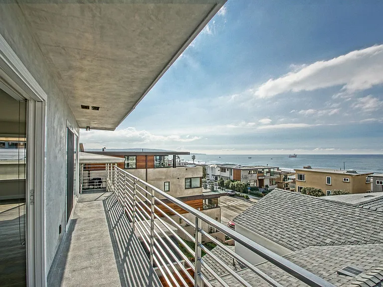 307 Bayview Dr — Photo 12