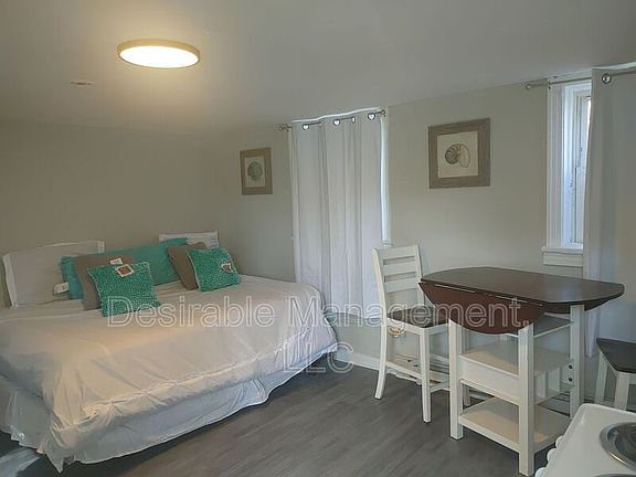 5th image of 306 Hollywood Ave #A